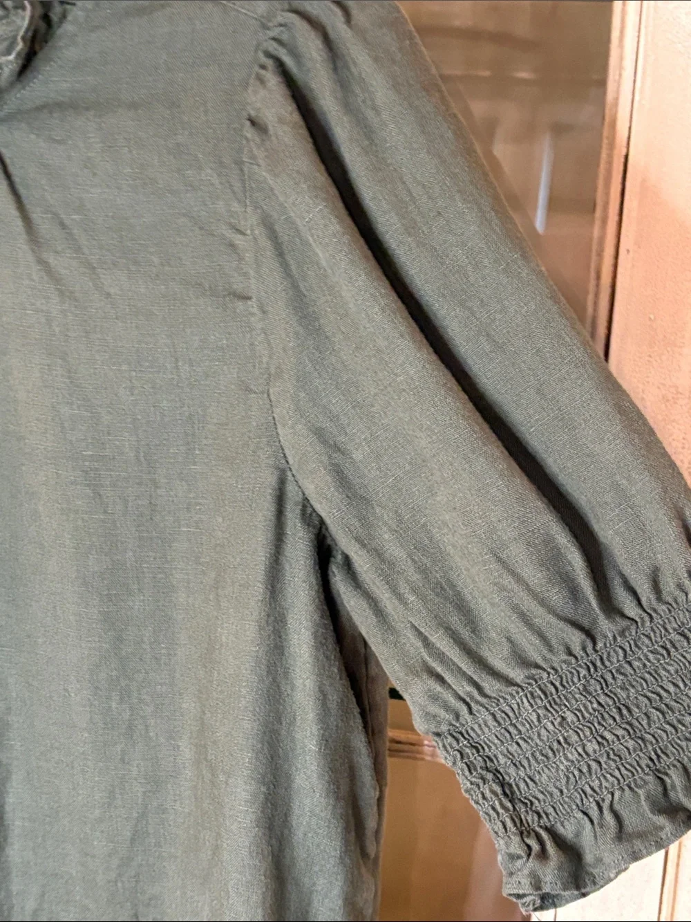 EUC J. Crew 100% Linen Ruffle Neck Puff Sleeve Top in Olive Green